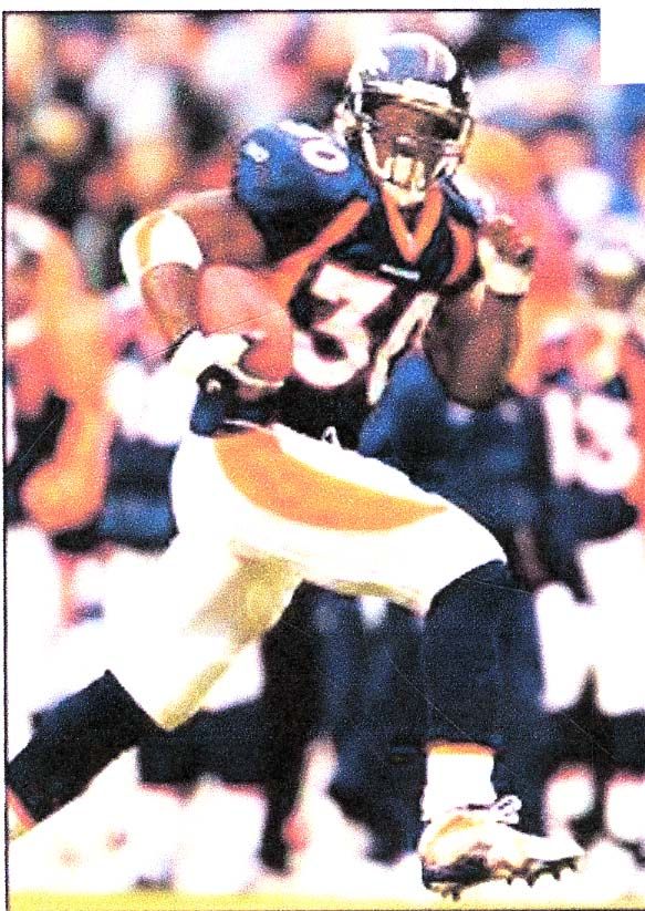 Denver Broncos Terrell Davis NFL FOOTBALL 1998 Sports Illustrated Magazine!