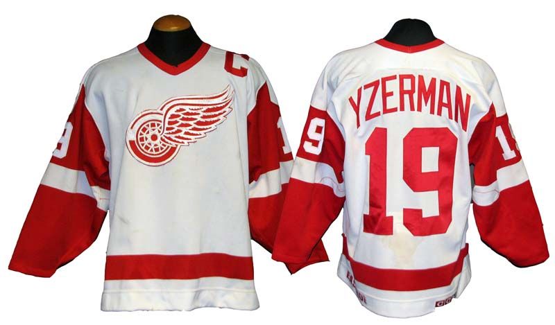 1993-94 Steve Yzerman Game Issued, Signed Detroit Red Wings Turn