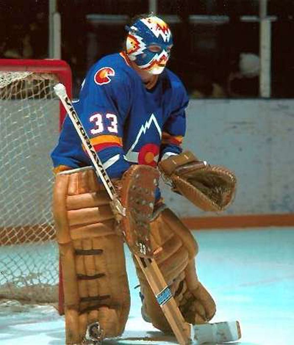 Colorado Rockies logo on Kansas City Scouts uniforms (goalie Doug Favell,  preseason 1976) : r/extinct_hockey