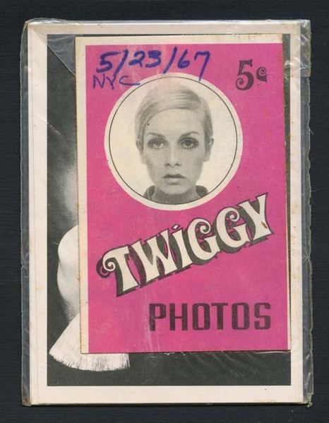 Extremely Rare 1967 Topps Test 3-Card Cello Pack of Twiggy Photos