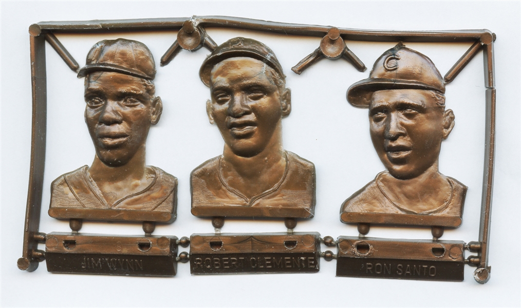 Extremely Rare 1968 Topps Plaks Full Sprue Featuring Wynn, Clemente, Santo